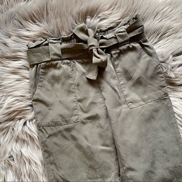 Tilly’s White Fawn Paper Bag Waist Pants, S - Picture 2 of 6